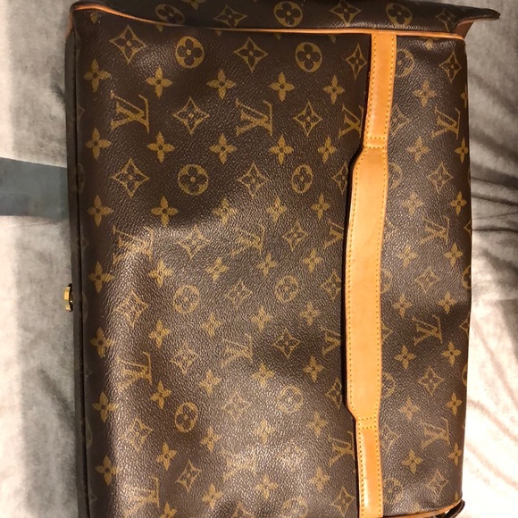 COPY - LV Messenger - Picture 11 of 16